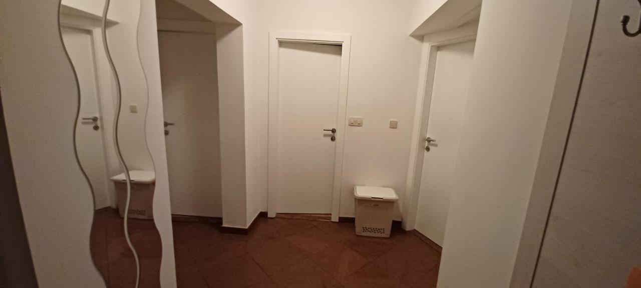 אומיס Apartment Nevena מראה חיצוני תמונה