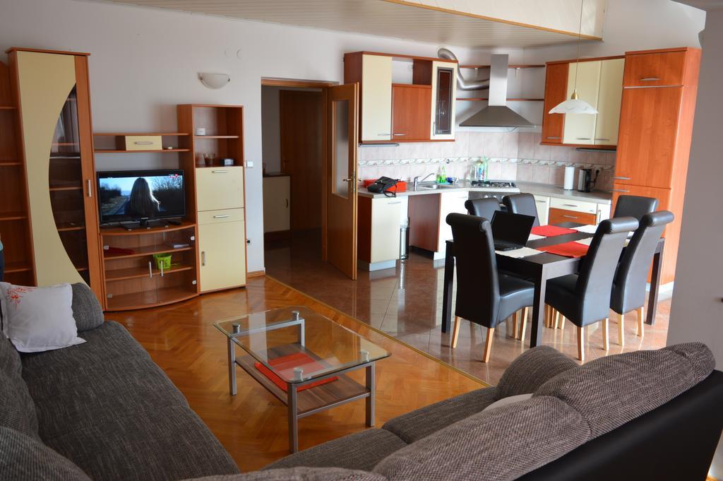 אומיס Apartment Nevena חדר תמונה