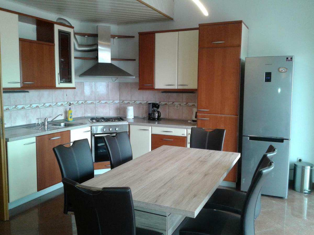 אומיס Apartment Nevena מראה חיצוני תמונה