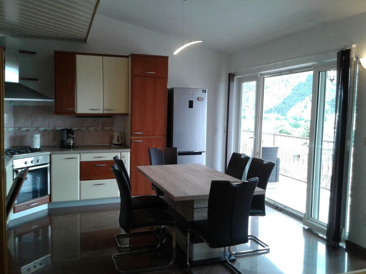אומיס Apartment Nevena מראה חיצוני תמונה